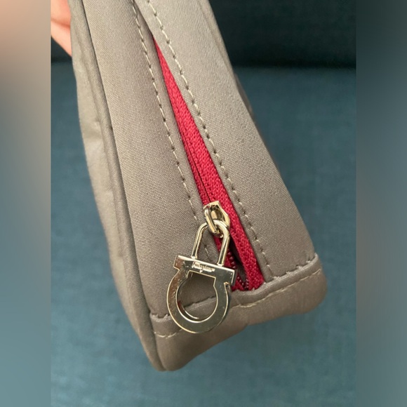 NWOT Salvatore Ferragamo Singapore Airlines First Class Toiletries Travel Pouch - Picture 5 of 12